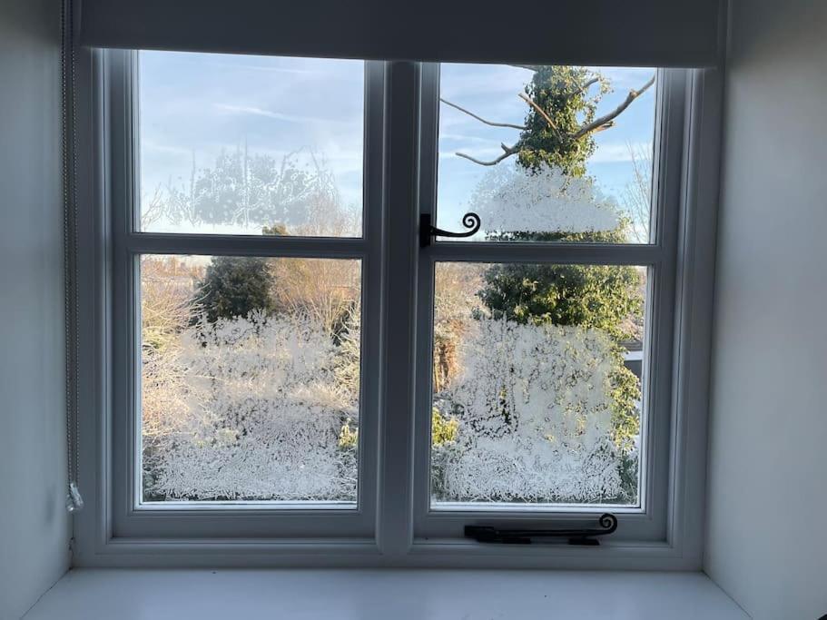Apartamento Delightful Ely House Bright And Warm With Cathedral View Exterior foto