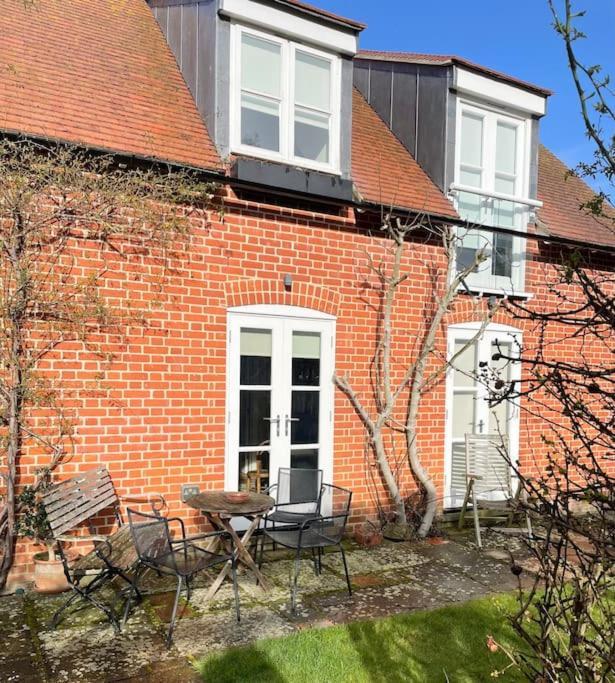 Apartamento Delightful Ely House Bright And Warm With Cathedral View Exterior foto